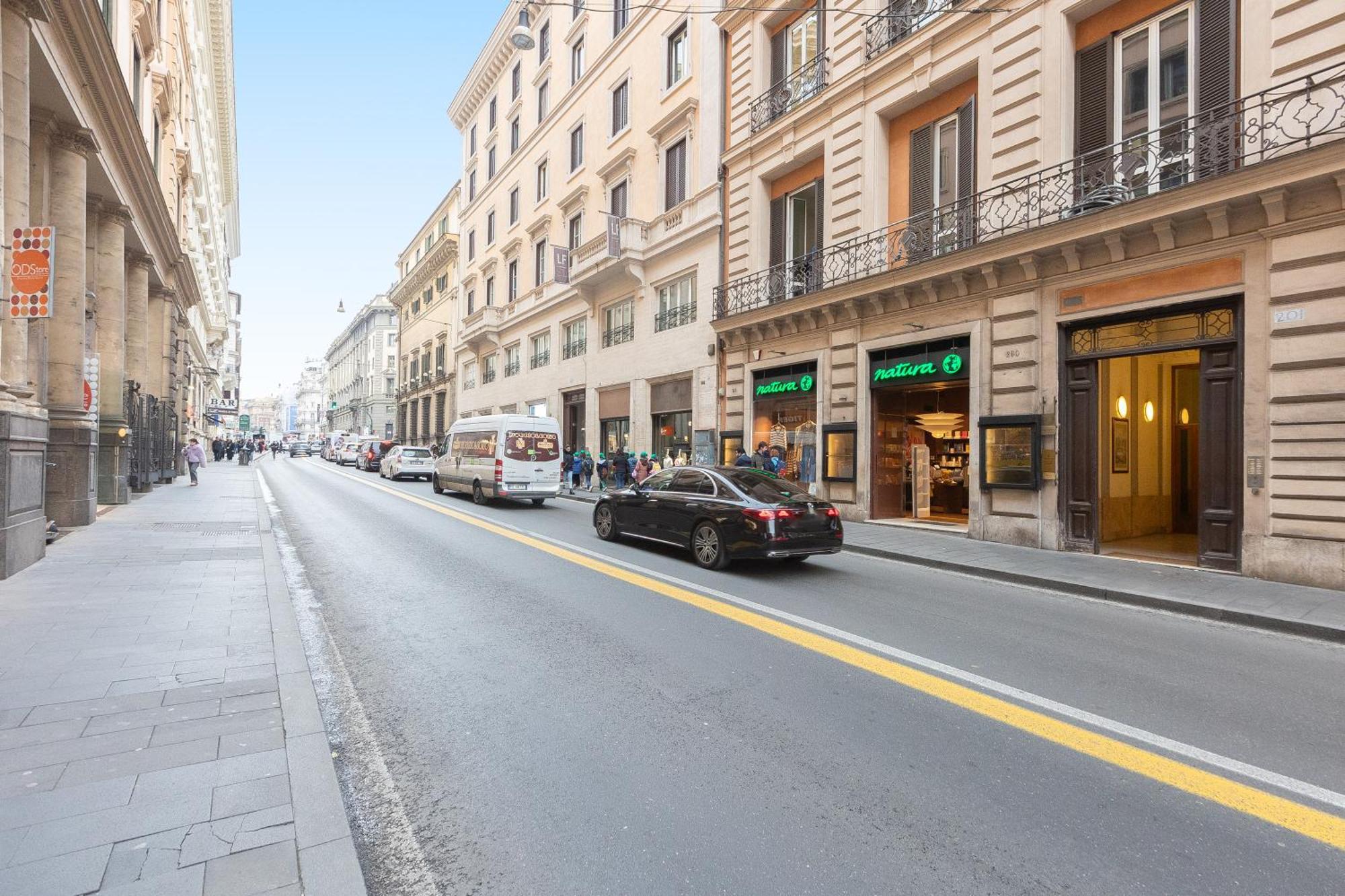 Amazing Via Del Tritone